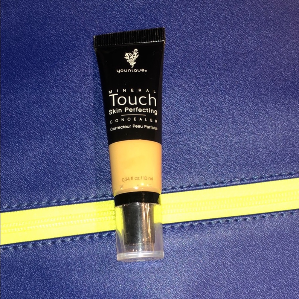 Younique concealer